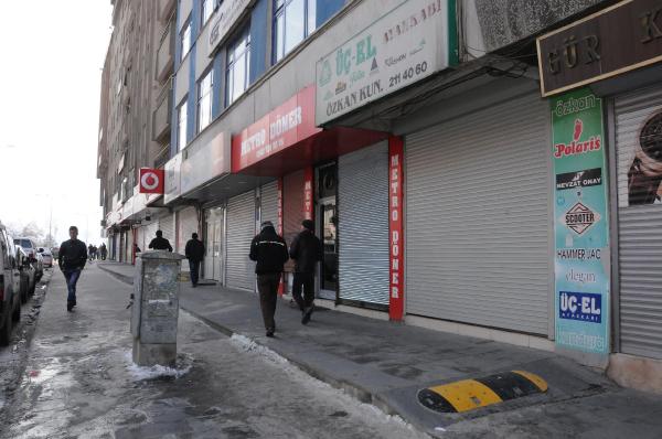 Hakkari ve ilçelerinde kepenkler açılmadı