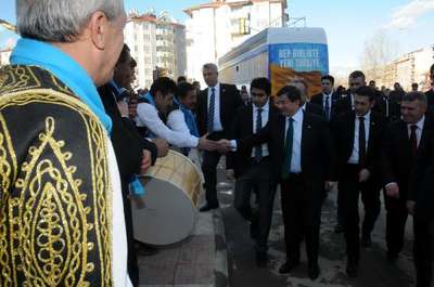 Davutoğlu: Ey Kılıçdaroğlu, sen ana muhalefet lideri misin yoksa provokatör müsün, tahrikçi misin?