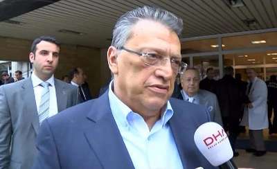 Mesut Yılmaz, Yaşar Kemal'i ziyaret etti