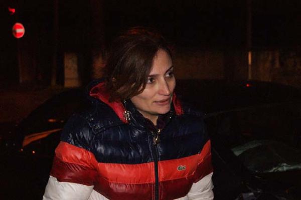 Hemşire, otomobiline çarpan yaralı gençlere ilk müdahaleyi yaptı