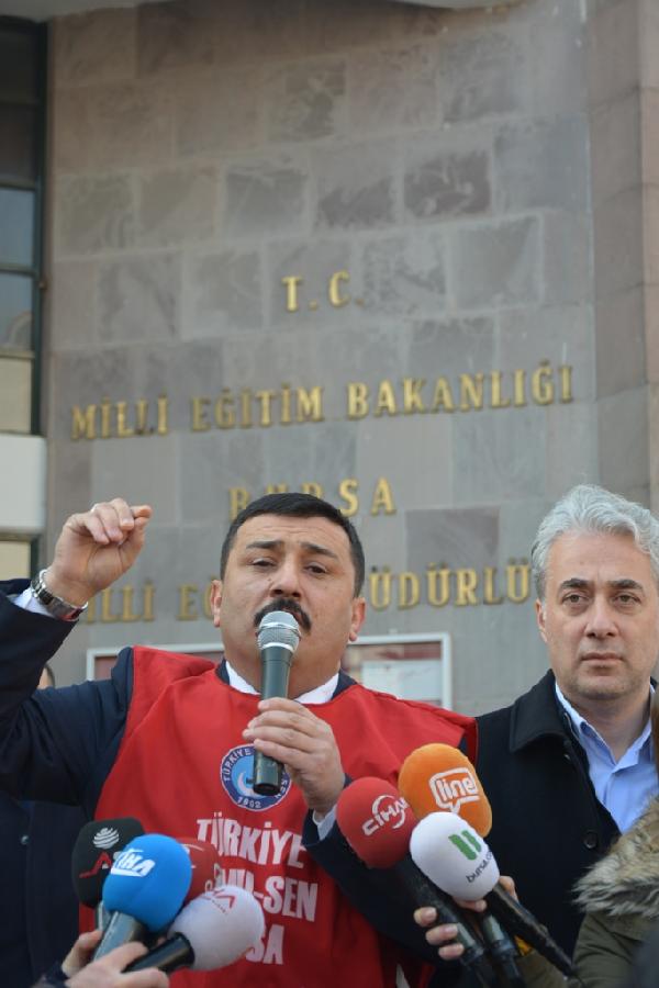 'Uygulanmayan' mahkeme kararlarını yaktılar