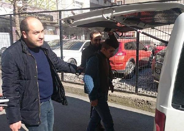 Metruk binada yaktığı ateş yangına neden oldu