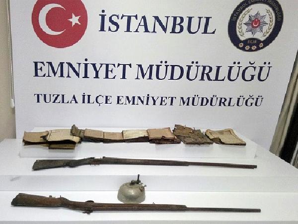 TEM'de durdurulan otomobilden tarihi Kur'an-ı Kerim çıktı
