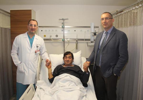 Tiyatrocu Turan Özdemir anjiyo oldu