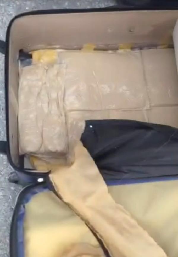 Yolcu valizinde 16 kilo 365 gram eroin ele geçirildi