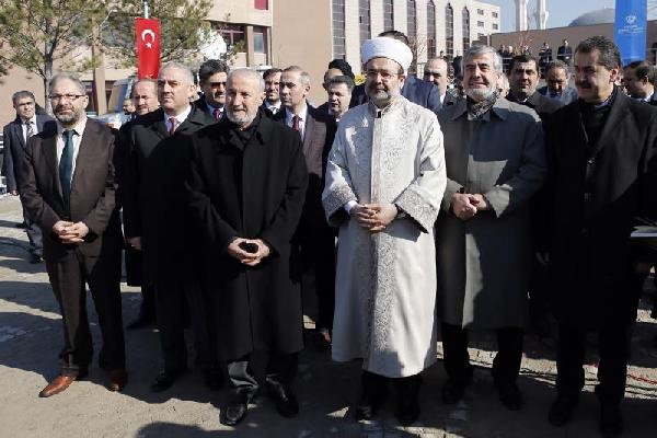 'Şimdi Yaraları Sarma Zamanı' kampanyasında 20 yardım TIR'ı uğurlandı