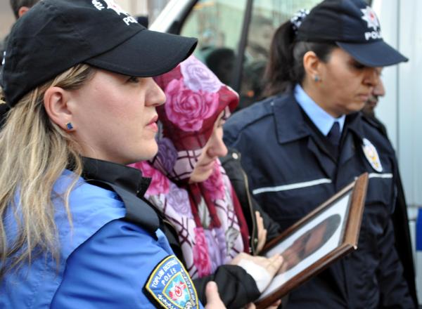 Kayserili şehidin baba evine ateş düştü (2)