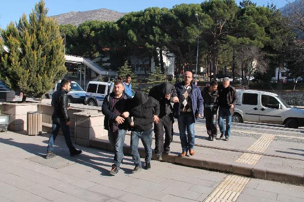 Amasya’da hırsızlık şüphelisi 3 kişi suçüstü yakalandı