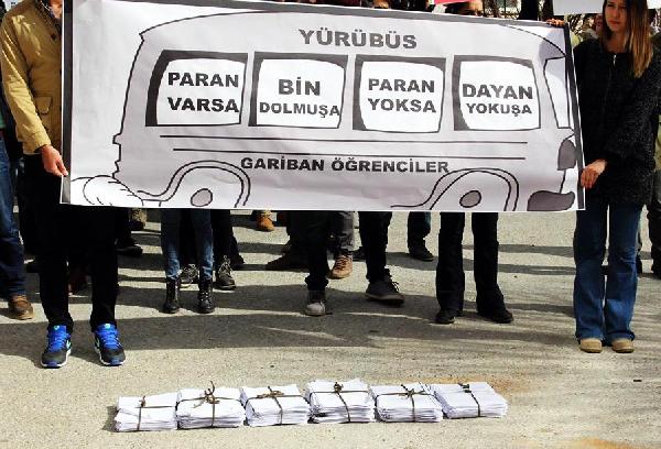 Muğla Üniversitesi'nde ulaşım zammına protesto