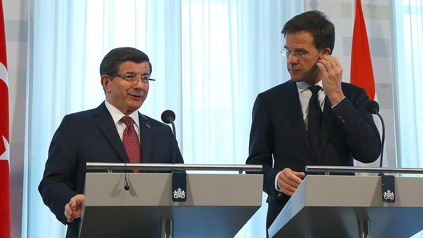 'Türkiye’ye 'sınırlarını aç' tavsiyesi iki yüzlülüktür'