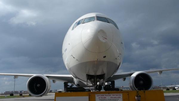 THY pilotu, PKK yazısını görünce uçağı boşalttı