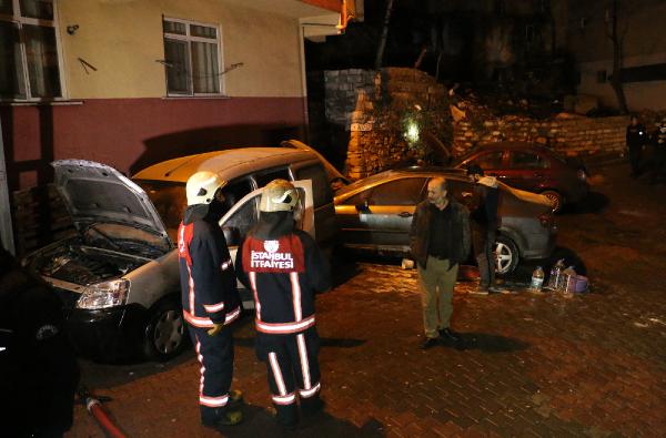 Kağıthane'de 5 araç kundaklandı