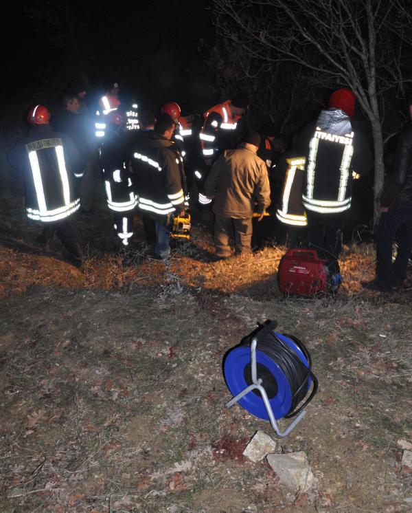 El ve ayakları bağlanan, başına taşla vurulan kadının çıplak cesedi su kuyusunda bulundu