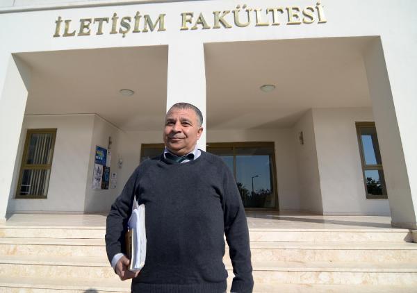 55 yaşındaki gazetecilik öğrencisi sınıf birincisi