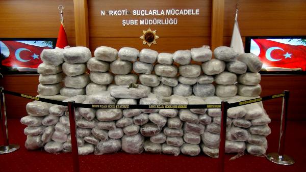 Pendik'te 410 kilo esrar ele geçirildi