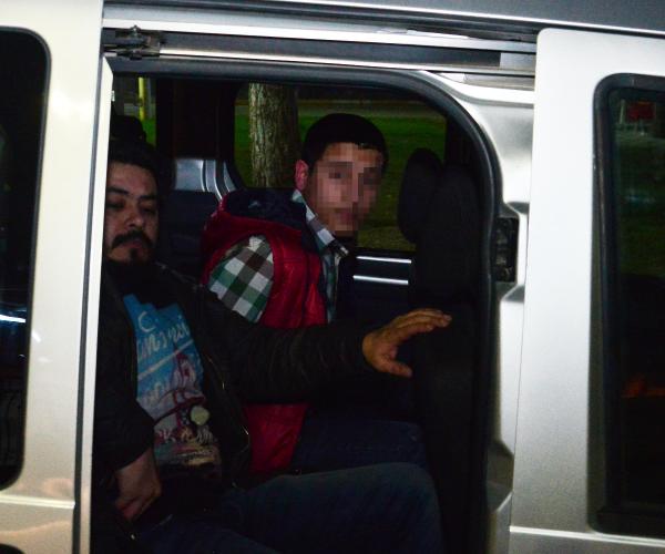 2 ayrı cinayetin şüphelileri aynı evde yakalandı