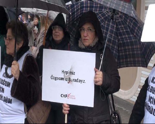 CHP'li kadınlar "Özgecan" için yürüdü