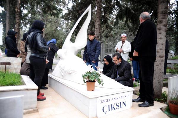 Özgecan Aslan mezarı başında anıldı