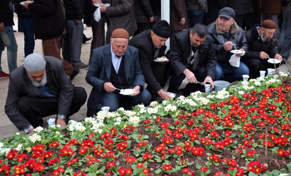 Kahramanmaraş'ta 5 bin kişiye etli pilav ve ayran