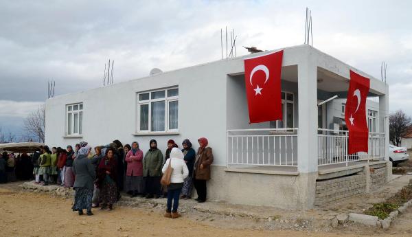 Şehidin baba evinde sessizlik