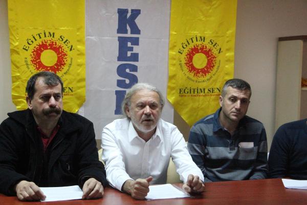İzmir'de protesto gösterisinde gözaltına alınmaya tepki