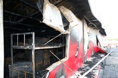 Mersin'de fabrika yatakhanesi yandı: 3 ölü