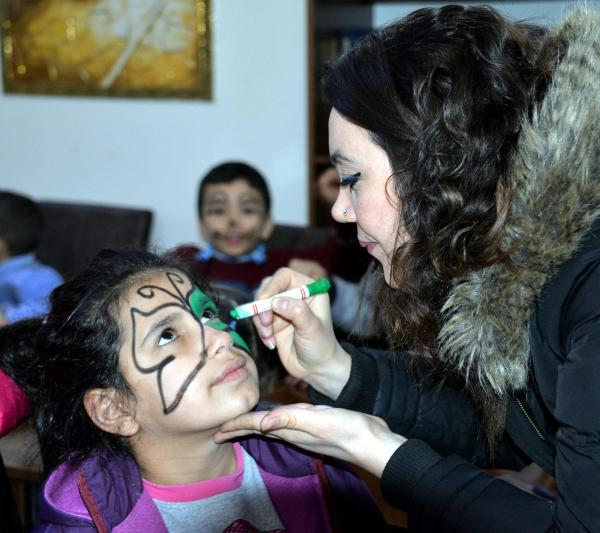 Sur'dan ayrılan kadın ve çocuklara sağlık taraması