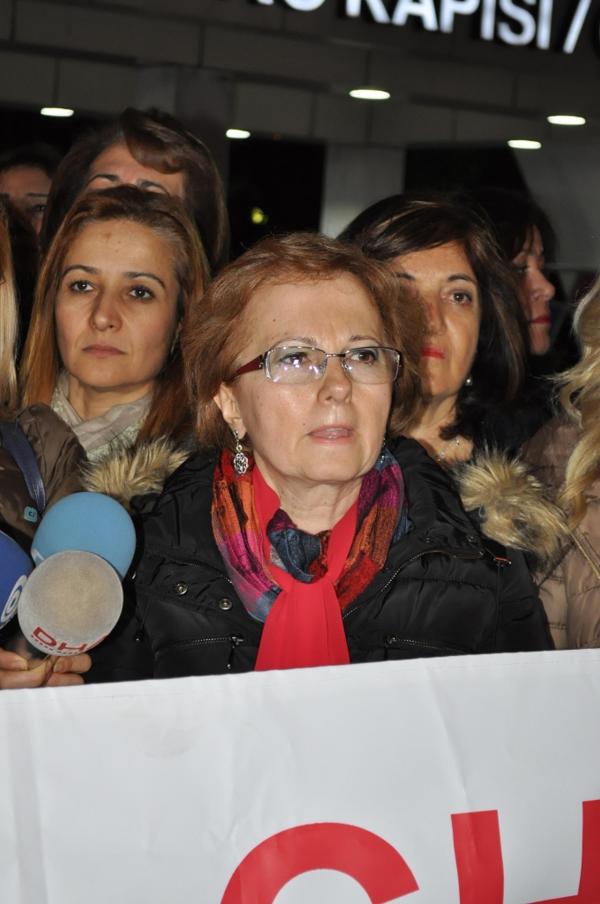 CHP'li kadınlardan 'Özgecan' eylemi
