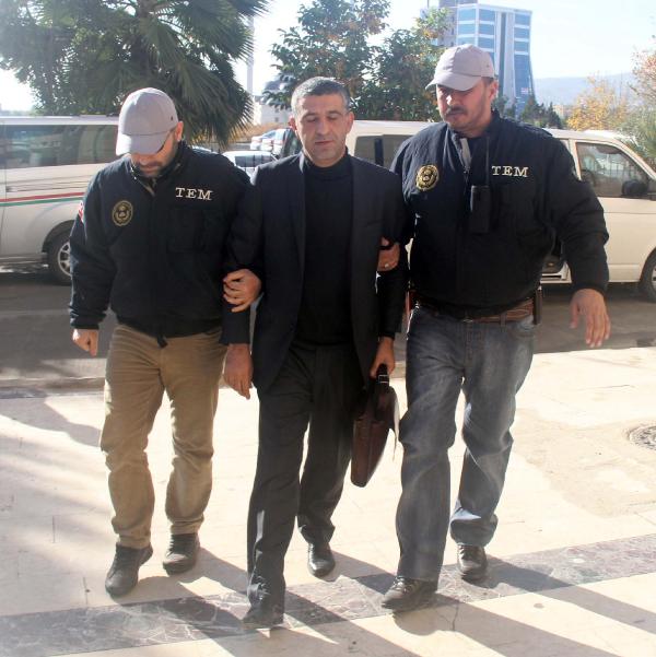 Kobani'ye kaçan Suruç Belediye Başkanı görevden alındı