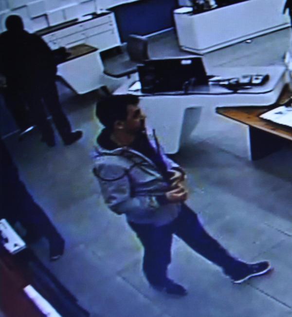 Cep telefonu hırsızlığı kamerada