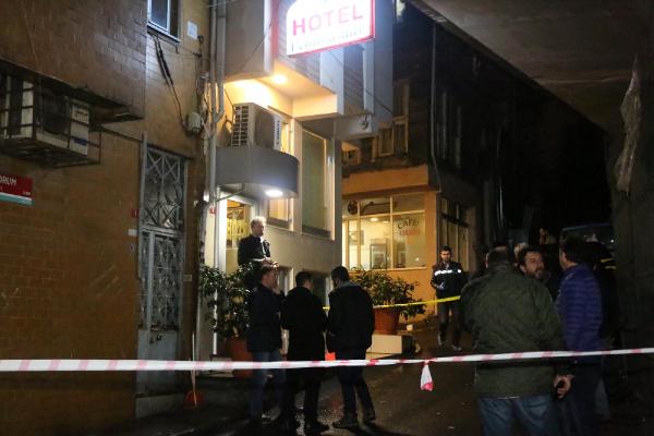 Fatih'te kahvehaneye silahlı saldırı:1 yaralı
