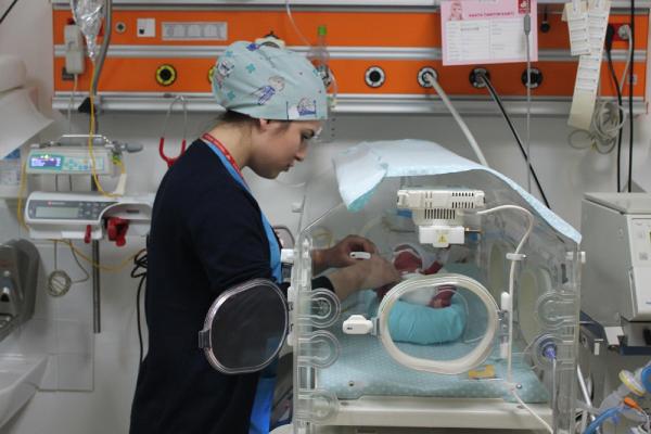 Beşiz bebekler dünyaya geldi