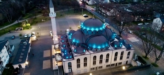 Almanya'da camilerin açılması gündemde