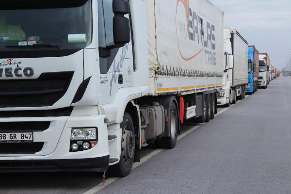 Yunanistan’daki eylem 7 kilometre TIR kuyruğu oluşturdu