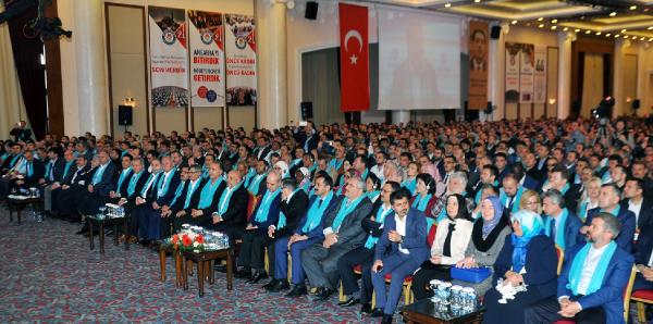 Numan Kurtulmuş: "Dünyanın Suriyeli göçmenler meselesini çözememesinin temel nedeni bakış açısındaki eksikliktir"