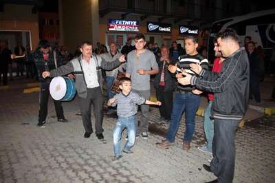 Gönüllü çalgıcılardan asker uğurlaması