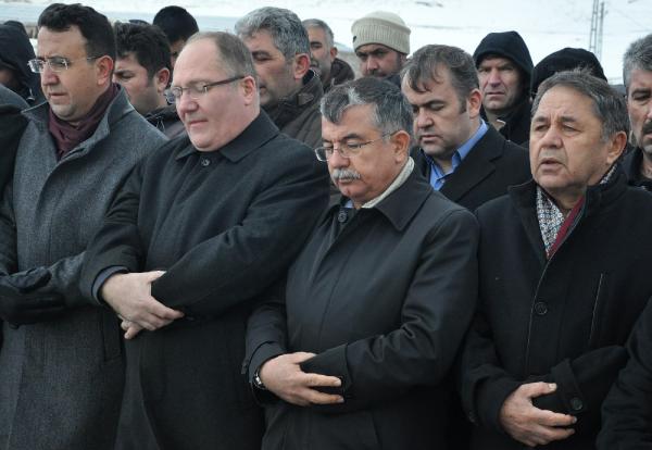 Bakan Yılmaz'ın acı günü