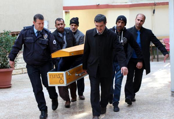 Cami tuvaletinde aşırı dozda uyuşturucudan öldü