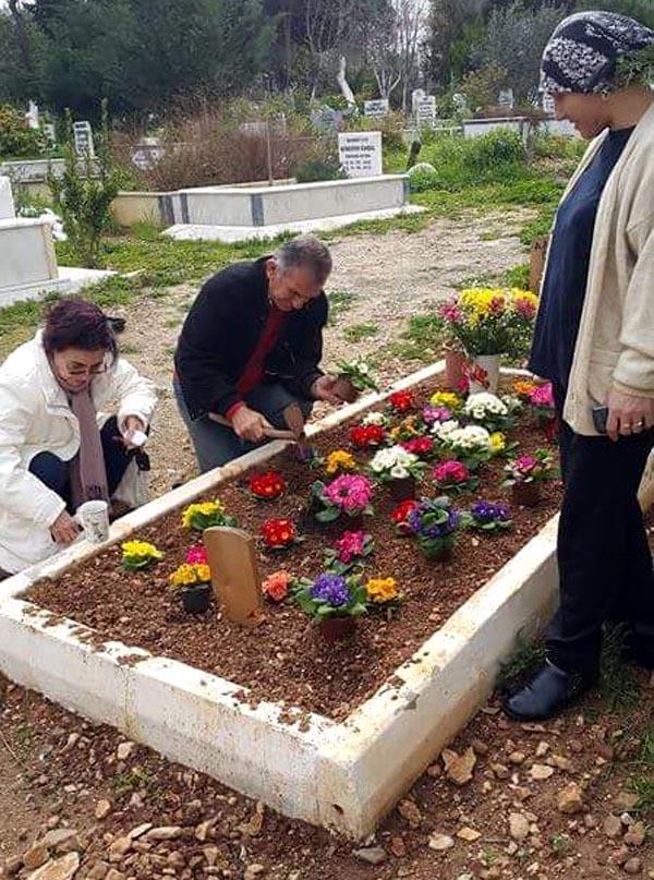 Fatma Girik, Sevgililer Günü'nde eşinin mezarındaydı