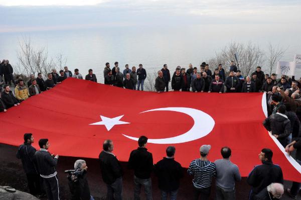 Zonguldak’ta iki kişinin öldüğü yolda eylem