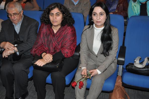 İzmir'de 'özyönetim'i tartıştılar