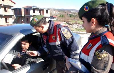 Jandarma ceza yerine takvim verdi