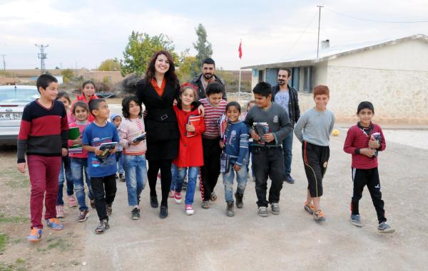 Rengin öğretmenden #mutlulukkolileri kampanyası
