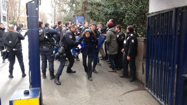 Ankara Üniversitesi Cebeci Yerleşkesi'nde arbede (2)