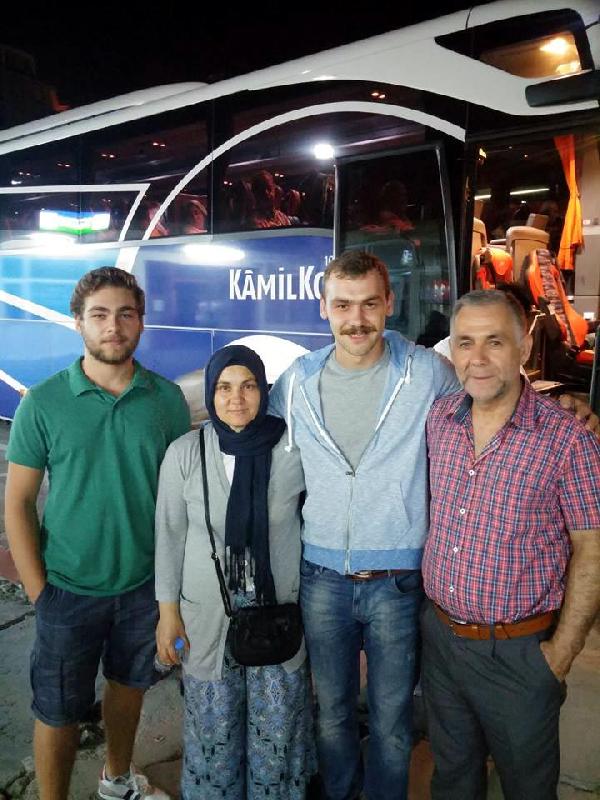 Otomobil şarampole yuvarlandı, genç öğretmen öldü