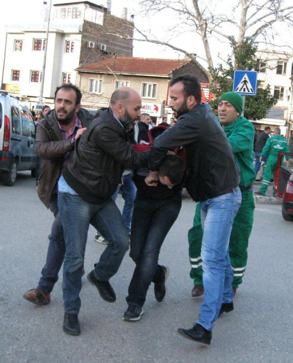 Çaldıkları 700 bin liralık altın ve ziynet eşyası ile yakalandılar