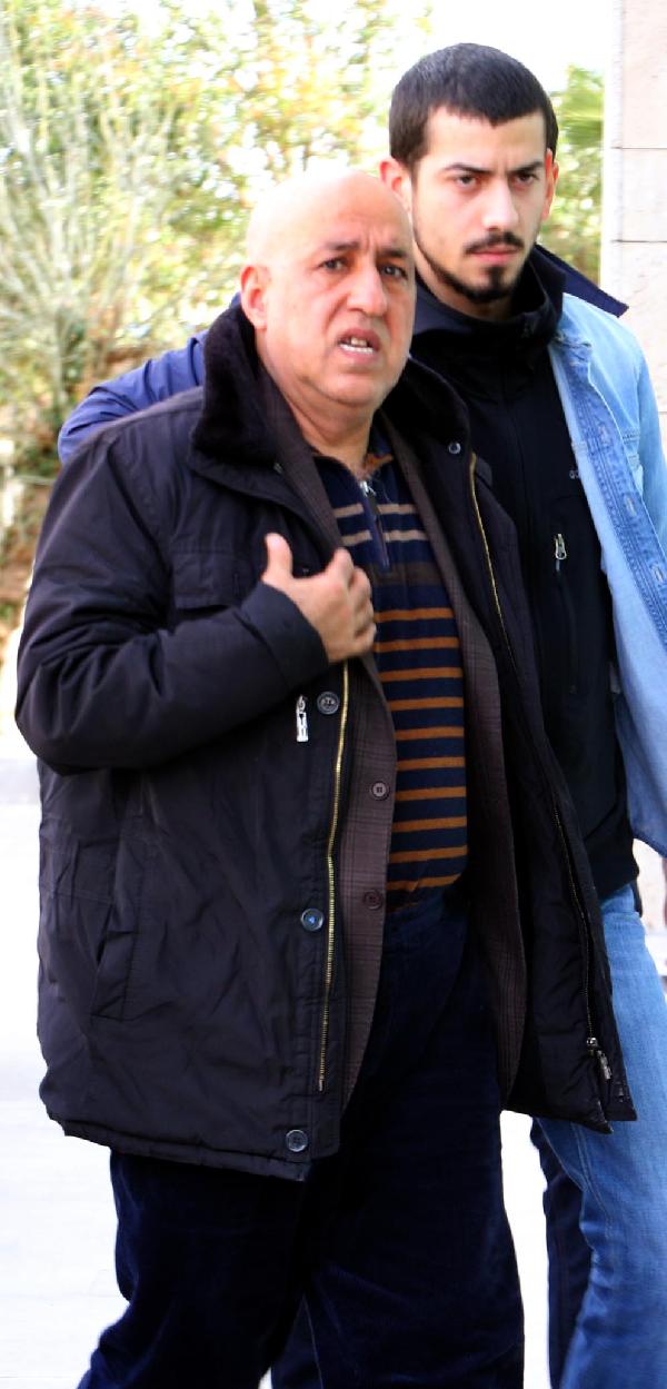 Çamaşırından kokain ve esrar çıkınca tutuklandı