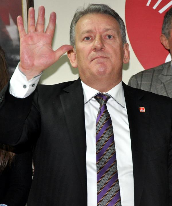 CHP'li Pekşen : Sürmene'deki çöp tesisinden aldıkları zehirli sızıntıları Yomra'da rögarla denize döküyorlar