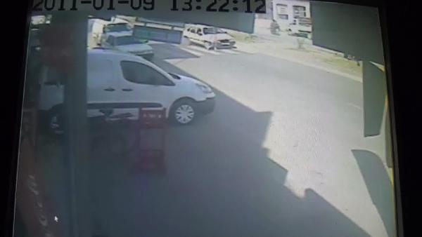Otomobilin çarptığı Suriyeli kız öldü