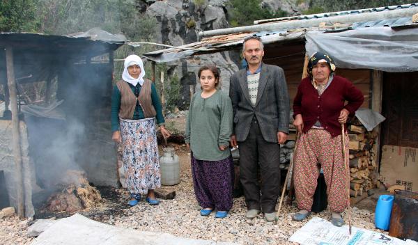 Evlerinden olunca ahıra yerleştiler